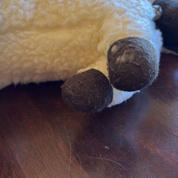 Vintage stuffed sheep with bell - Picture 2 of 6